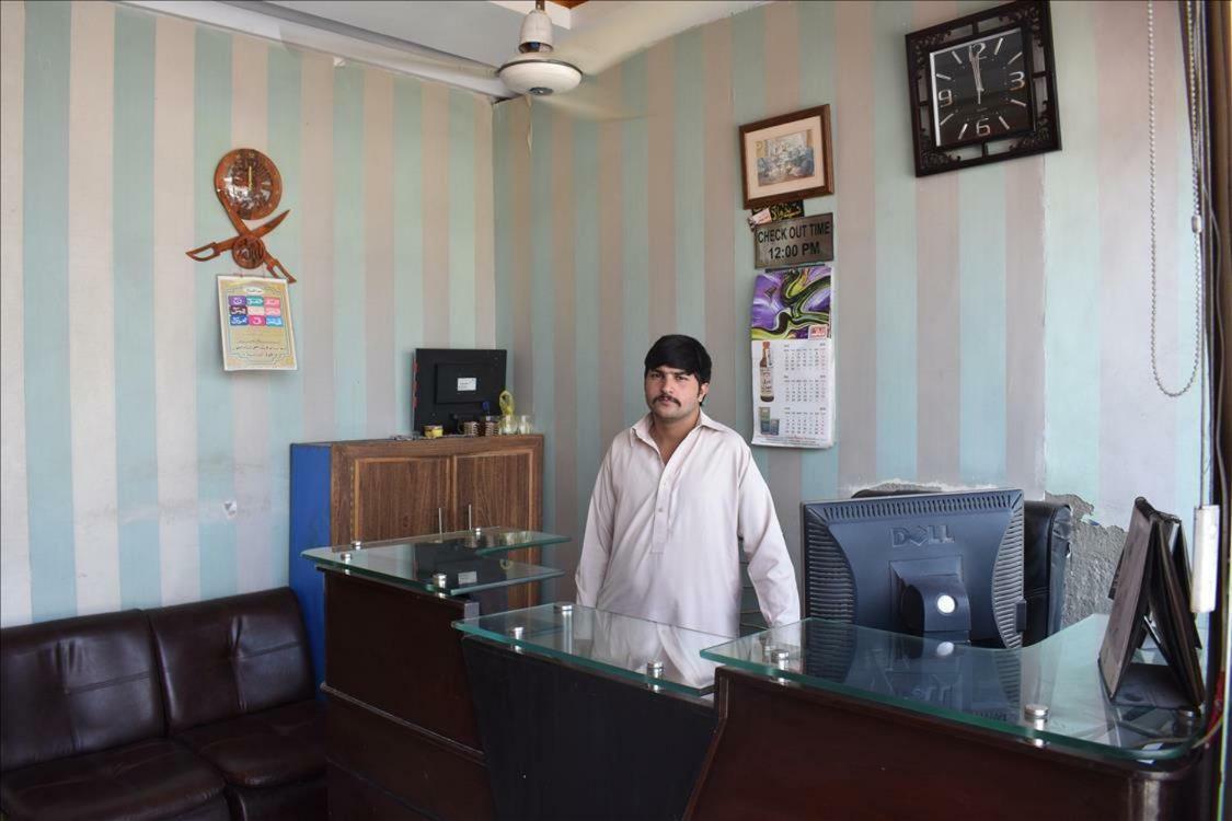 Mehran Hotel Rawalpindi Bagian luar foto